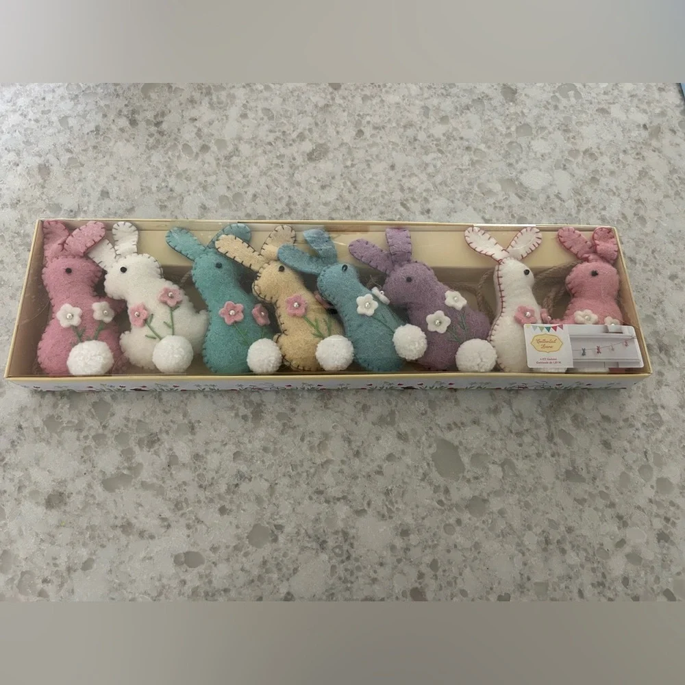 “New” Cottontail Lane Pastel Bunny Garland 6 ft